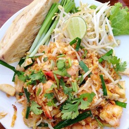 วุ้นเส้นผัดไทยกุ้งสด