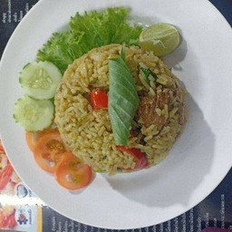 ข้าวผัดแกงเขียวหวานเนื้อ