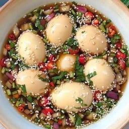 กระเพราไข่ข้นและกับแกล้ม