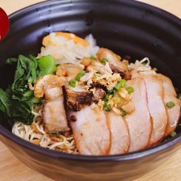 บะหมี่หมูกรอบ+หมูแดง
