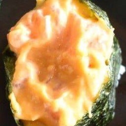 ซูชิแซลมอนบอม