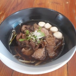 ก๋วยเตี๋ยวไก่มะระยกนิ้ว ชลบุรี  สาขา1ชลบุรี(ซอยเพชรบ้านสวน)