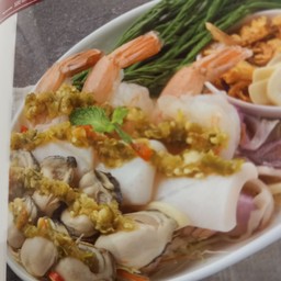 ยำสามแซ่บ