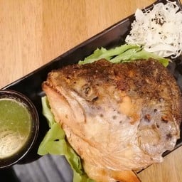 หัวปลาแซบม่อนทอด