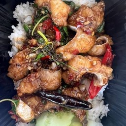 ผัดกะเพราปลาราดข้าว