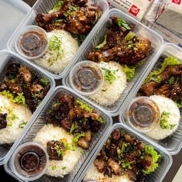 ข้าวหน้าไก่ตุ๋น+น้ำจิ้ม