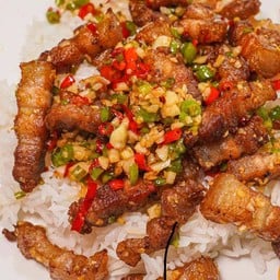 ข้าวสามชั้นคั่วพริกเกลือ