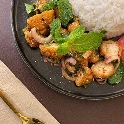 ข้าวยำแซ่บ