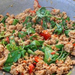 กะเพราหมูบด   หมูชิ้น