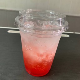 สตรอว์เบอร์รี่อิตาเลี่ยนโซดา