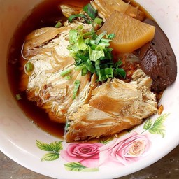 เตี๋ยวตุ๋นเจ๊นา