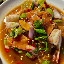 ยำ แซลม่อนทะเล