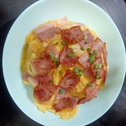 ข้าวไข่ข้นแฮมเบค่อน