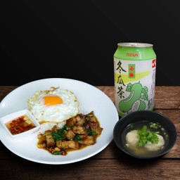 SET ข้าวกะเพราหมูกรอบไข่ดาว + เกี๊ยวน้ำ + น้ำฟัก