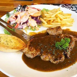 สเต็กอกไก่ซอสพริกไทยดำ