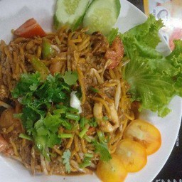 เส้นหมี่เหลืองผัด(มิงมามะ)