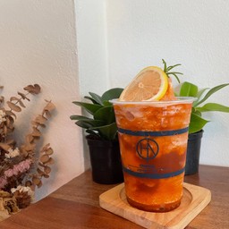 ชามะนาว - Lemon Tea (Iced Only)