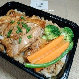 ครัวอลิน (Arinkitchen) ยำไก่แซ่บ แซนวิช สลัดอไก่ ข้าวผัด