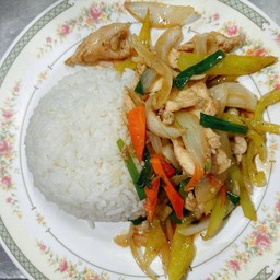 ข้าวราด ผัดพริกหยวก