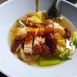ข้าวหน้าเป็ดข้างอาชีวะ