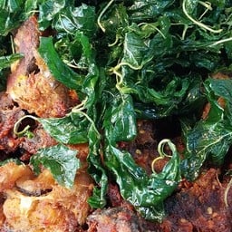 เจ๊อรพรรณข้าวแกงตลาดโรงปูน