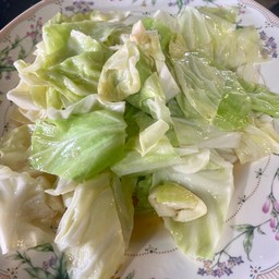 กะหล่ำปลีผัดน้ำปลา