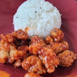 ข้าวหน้าไก่ทอดซอสน้ำปลา