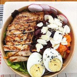 สลัดธัญพืช+อกไก่พริกไทยดำ+ไข่ต้ม