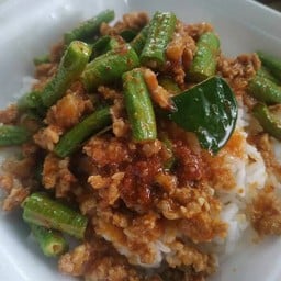 กะเพราไข่ข้น