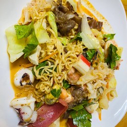 ยำมาม่า  ทะเล