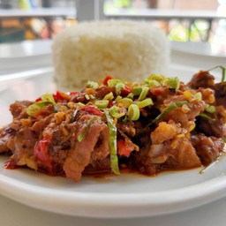 ข้าวผัดเนื้อตะไคร้ราฟีก้า