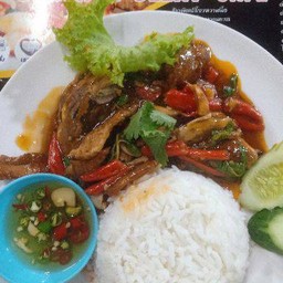 กระเพราปลากระป๋องทะเล