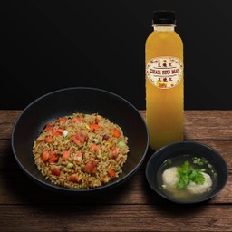 SET ข้าวผัดไก่ย่างถ่าน + เกี๊ยวน้ำ + น้ำเก๊กฮวย