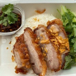 ข้าวหมูทอด น้ำพริกผักชี