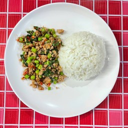 ข้าวราด กะเพรา