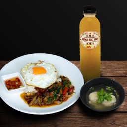 SET ข้าวกะเพราเป็ดย่างไข่ดาว + เกี๊ยวน้ำ + น้ำเก๊กฮวย