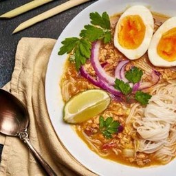 ขนมจีนน้ำหยวก