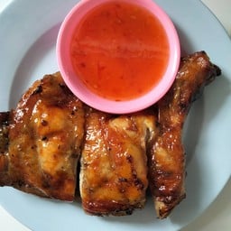 ไก่ย่างน่องติดสะโพก