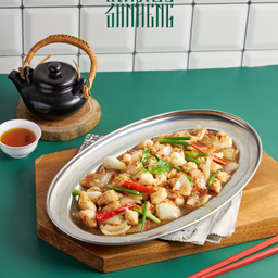 ปูก้อนจัมโบ้ผัดพริกขิง