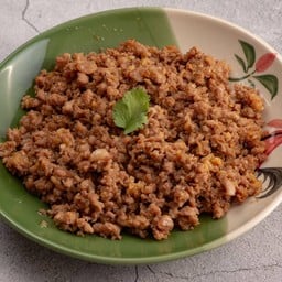 หมูสับผัดกระเทียม (กับข้าว)