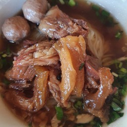 ก๋วยเตี๋ยวพันชาม หน้าปั๊มแก๊ส บางพระ