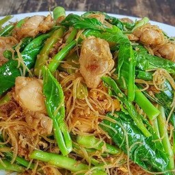 เส้นหมี่ผัดซีอิ๊วหมู