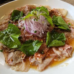 เห่าดง (หมูสามชั้น)