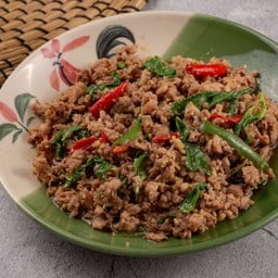 ผัดกะเพราหมูสับ (กับข้าว)