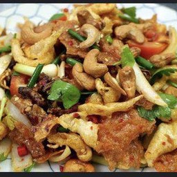 ยำสามกรอบ