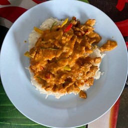 ข้าวพะแนงเนื้อ