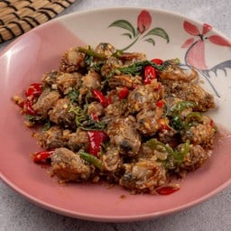 ผัดกะเพราหอยเชลล์ (กับข้าว)