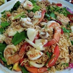 ยำมาม่ารวมมิตร