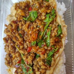 ข้าวราดกะเพราหมูสับไข่ข้น