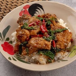 ผัดกะเพราปลากระพง (ราดข้าว)